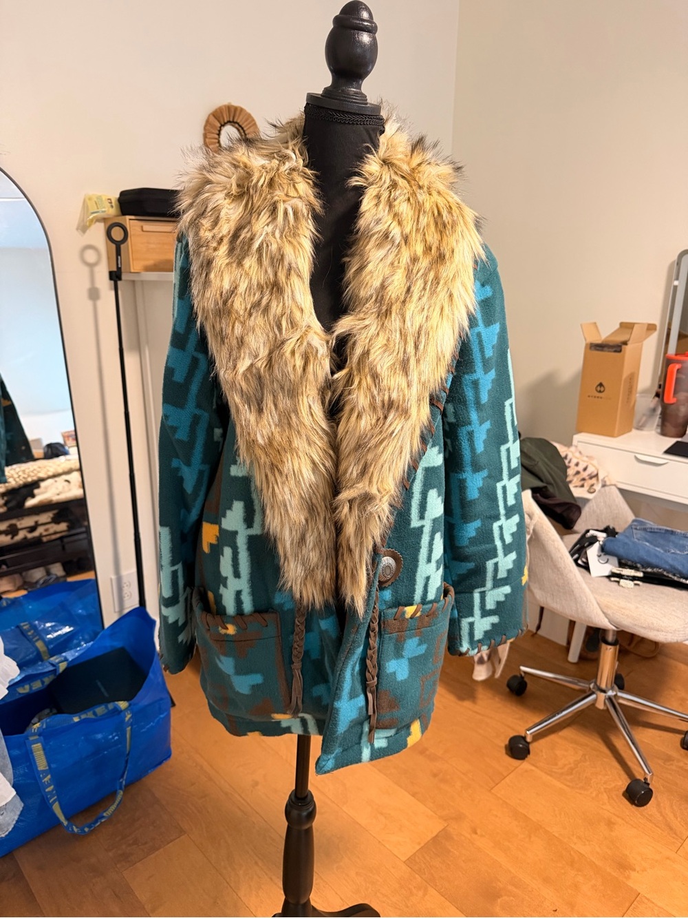Tasha Polizzi Southwestern Print Blanket Jullian Jacket with Faux Fur - Picture 2 of 7